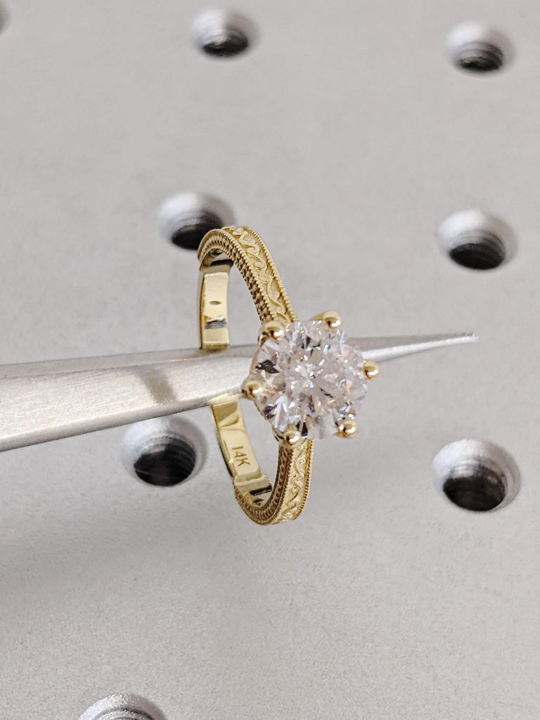 Vintage Vine Leaf Moissanite Wedding Band, Solid Yellow Gold 14K Nature Inspired Engagement Ring, Custom Anniversary Ring, Women's Jewelry