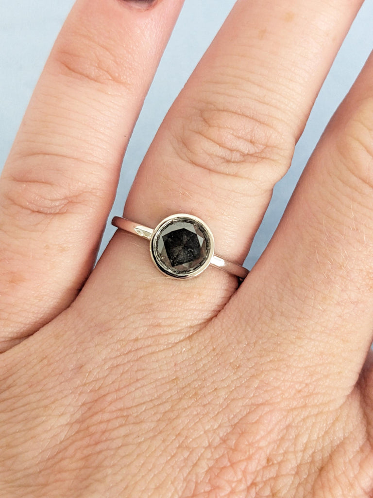 Round Salt and Pepper Diamond Engagement Ring, Dark/Black Bezel Set Salt and Pepper Diamond, 18K White Solid Gold Minimalist Solitaire Ring