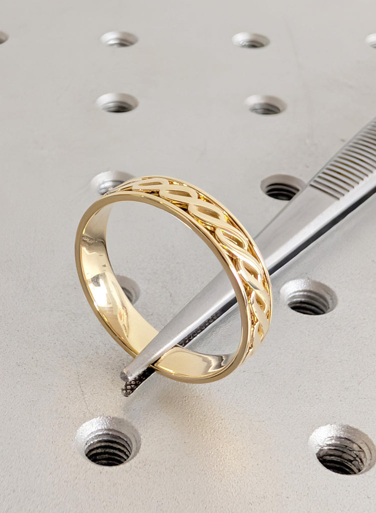 Men’s 14K Yellow Gold Wedding Band, Men's Engagement Ring, Chain Link Pattern Men's Solid Gold Stacking Ring, 5mm Irish Wedding Ring For Him image #2