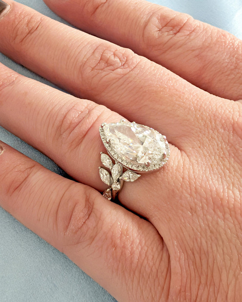 Butterfly Moissanite Engagement Ring, Vintage Pear Engagement Ring, Halo Ring, 14k Gold Wedding Ring, Nature Inspired Promise Ring for Women