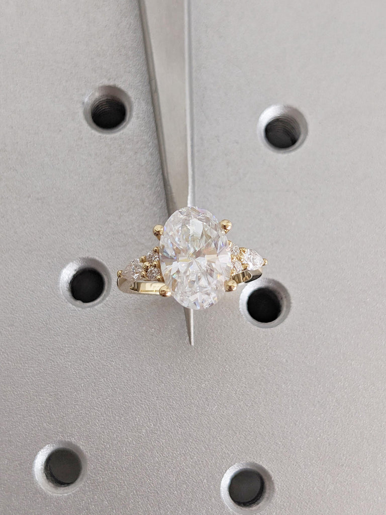 Oval Engagement Ring, 18k Solid Gold Moissanite Rings, Diamond Cluster Ring image #2