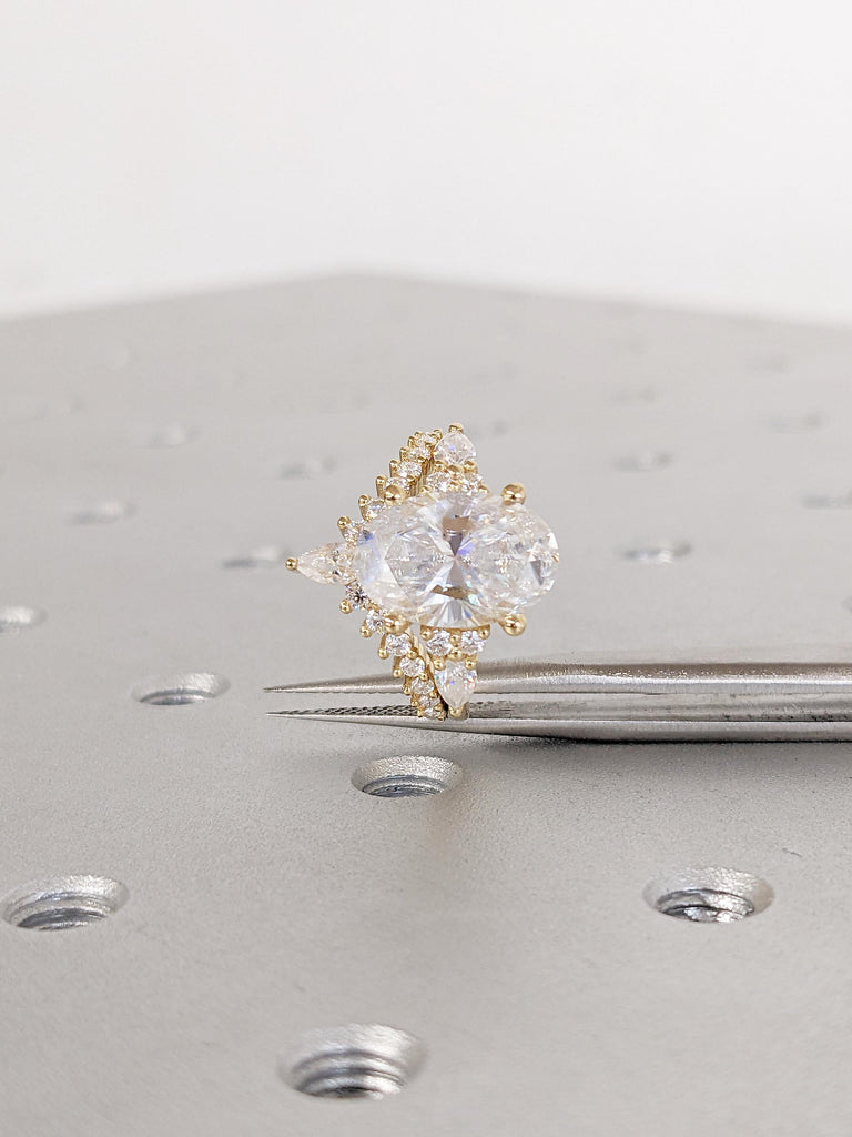 Unique Bridal Set Rings, 18k Solid Gold Moissanite Ring, Oval Engagement Ring image #4