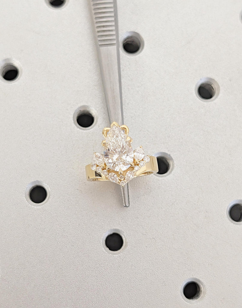 Art Deco Lab Grown Diamond Ring, Pear Shaped Engagement Ring, Vintage Style 18k Solid Gold Anniversary Rings for Women, Diamond Cluster Ring image #13
