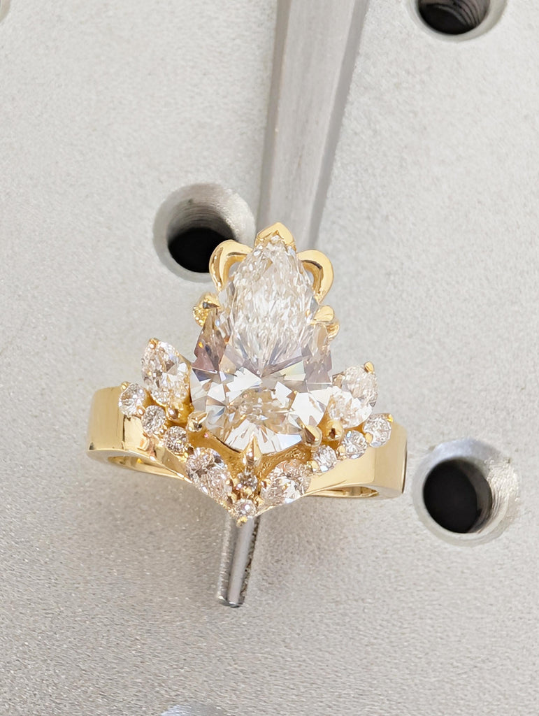 Art Deco Lab Grown Diamond Ring, Pear Shaped Engagement Ring, Vintage Style 18k Solid Gold Anniversary Rings for Women, Diamond Cluster Ring image #11