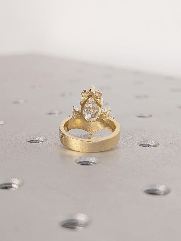 Art Deco Lab Grown Diamond Ring, Pear Shaped Engagement Ring, Vintage Style 18k Solid Gold Anniversary Rings for Women, Diamond Cluster Ring image #6