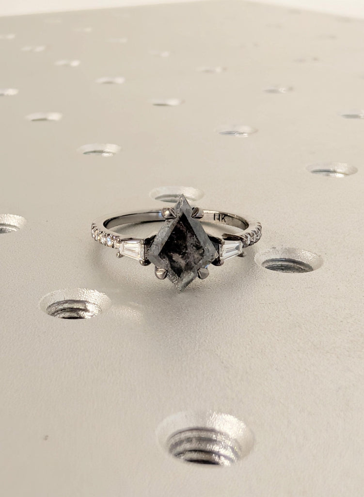 Salt and Pepper Diamond, Raw Diamond Kite Ring, Art Deco Round Cut Baguette Diamond Pave Band, 14K Gold Ring, Rings for Women One of a Kind