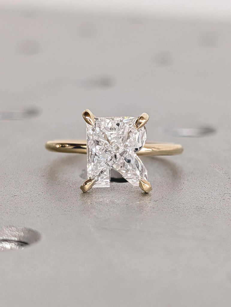 14k/18k Solid Yellow Gold 1-1.5ct VVS Moissanite Custom Alphabet Monogram Letter Ring | Talon Prong Setting