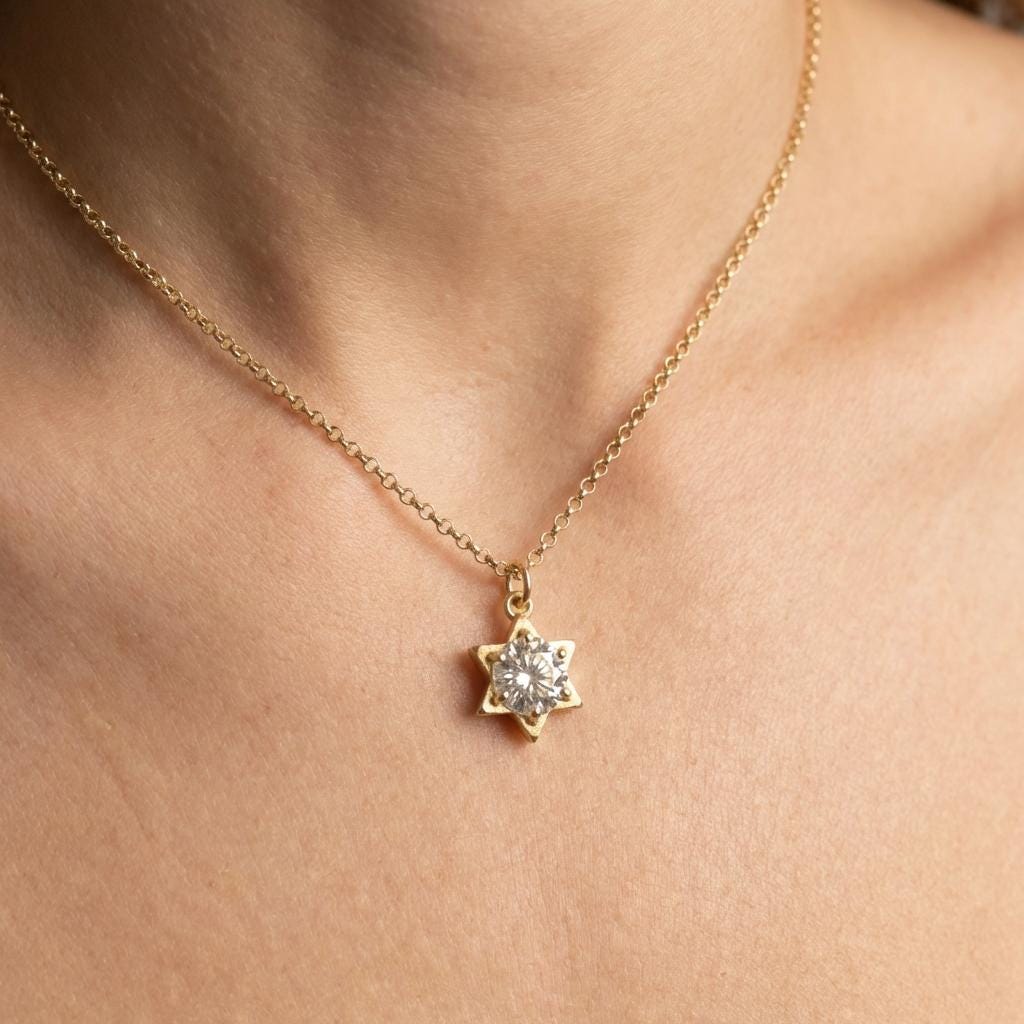 Round Moissanite Jewish Star Necklace