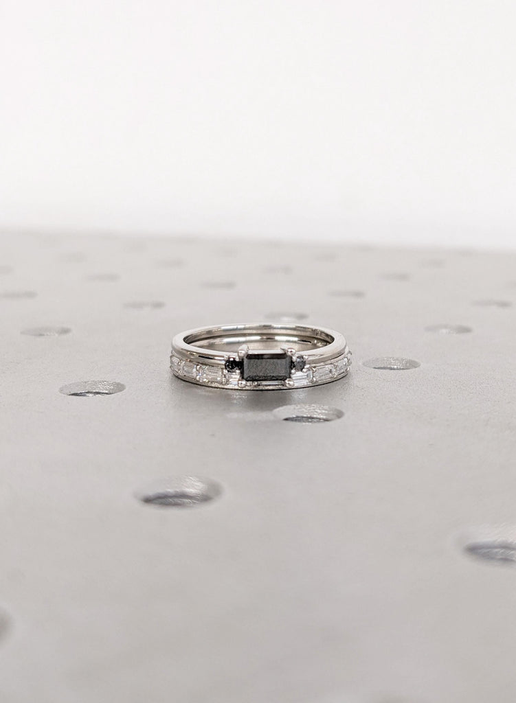Minimalist Salt and Pepper Diamond Engagement Ring Set, Unique Baguette Cut Black Diamond Ring, Modern 14K/18K Gold Platinum Bridal Ring Set