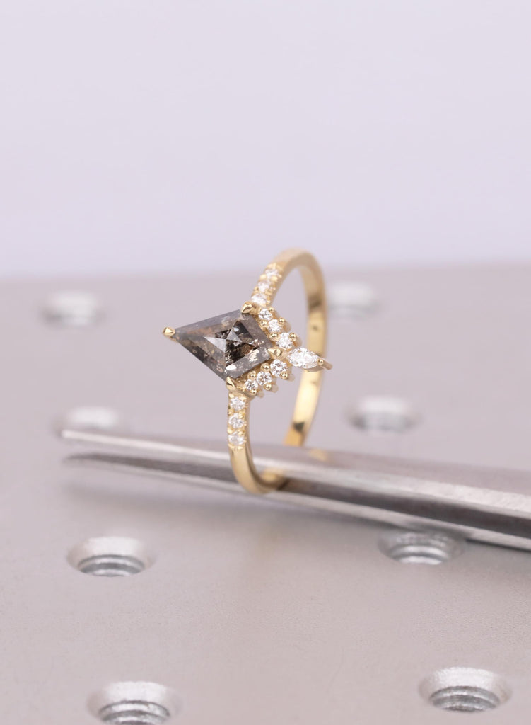 Kite Salt and Pepper Diamond Ring Set, Ombre Diamond Band, Lab Diamond Accents, 18k Gold Bridal Set image #18