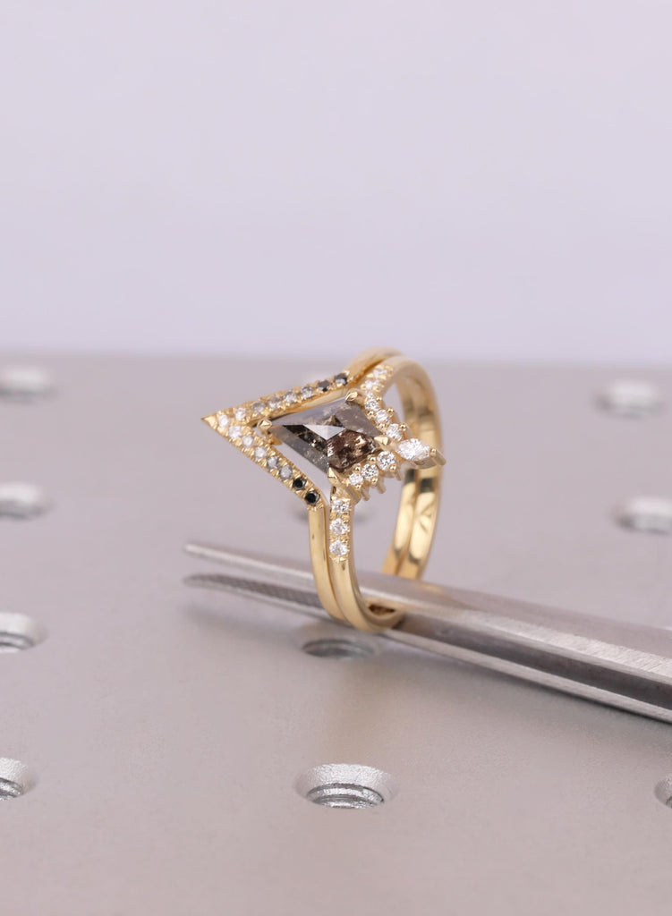Kite Salt and Pepper Diamond Ring Set, Ombre Diamond Band, Lab Diamond Accents, 18k Gold Bridal Set image #2