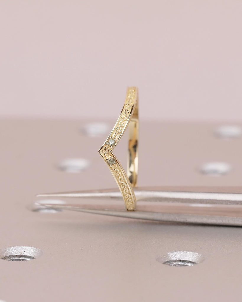 14k Yellow Gold Wedding Ring, Minimalist Chevron Ring, Green Sapphire Gemstone image #5