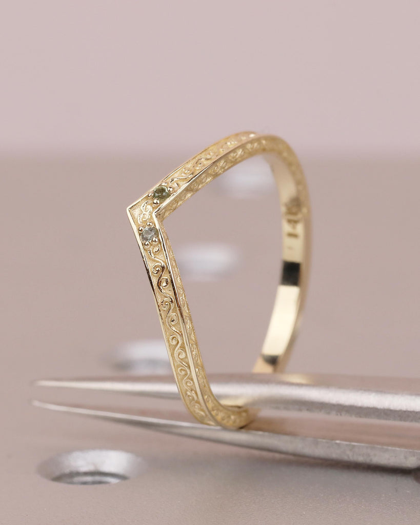 Curved Wedding Band Women, V-Shaped 14k Solid Gold Filigree Ring, Unique Green Sapphire Birthstone Jewelry, Vintage Inspired Stacking Ring image #11
