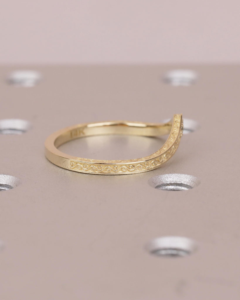 14k Yellow Gold Wedding Ring, Minimalist Chevron Ring, Green Sapphire Gemstone image #16