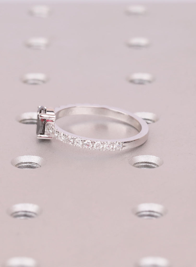 Oval Salt and Pepper Diamond Engagement Ring, 14K Gold, 1920's Vintage Raw Salt and Pepper Diamond Promise Ring, One-of-a-kind image #7