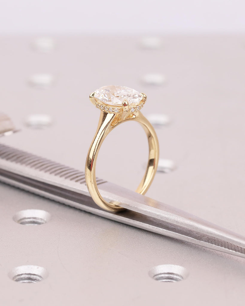 Oval Moissanite Engagement Ring