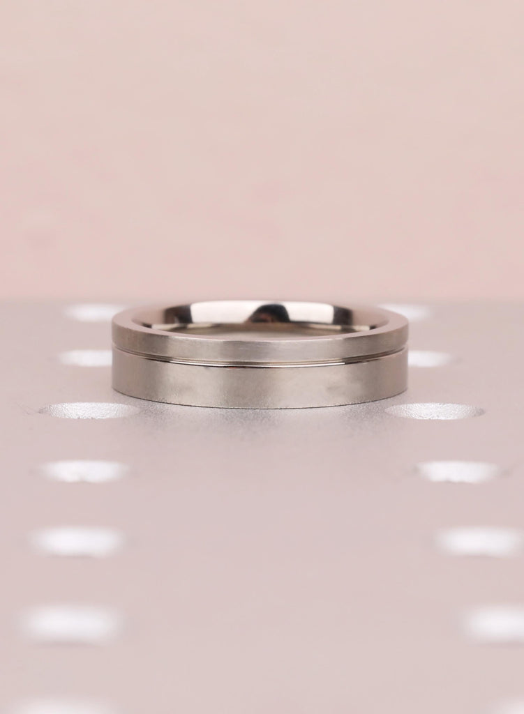 Titanium Brushed and Grooved Flat Top Band 5mm image #3