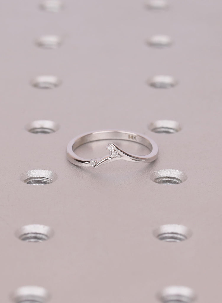 14K/18K Solid Gold Dainty Curved Wedding Band, Nature Inspired Leaf Branch Diamond Thin Wedding Band, Stacking Ring image #3