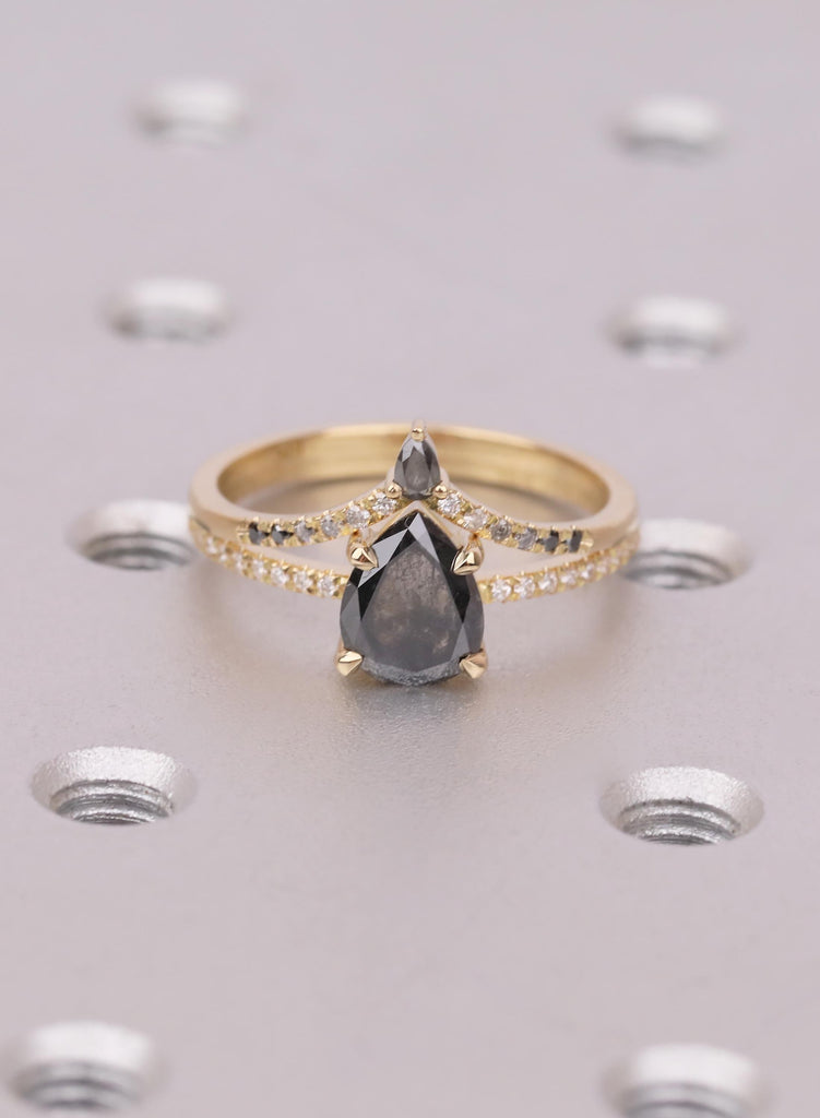 2Pcs Pear Cut Salt and Pepper Diamond Ring Set, Moissanite Band, 14k/18K Gold Bridal Set, Curved Ombre Diamond Ring, Bridal Jewelry set Gift image #3