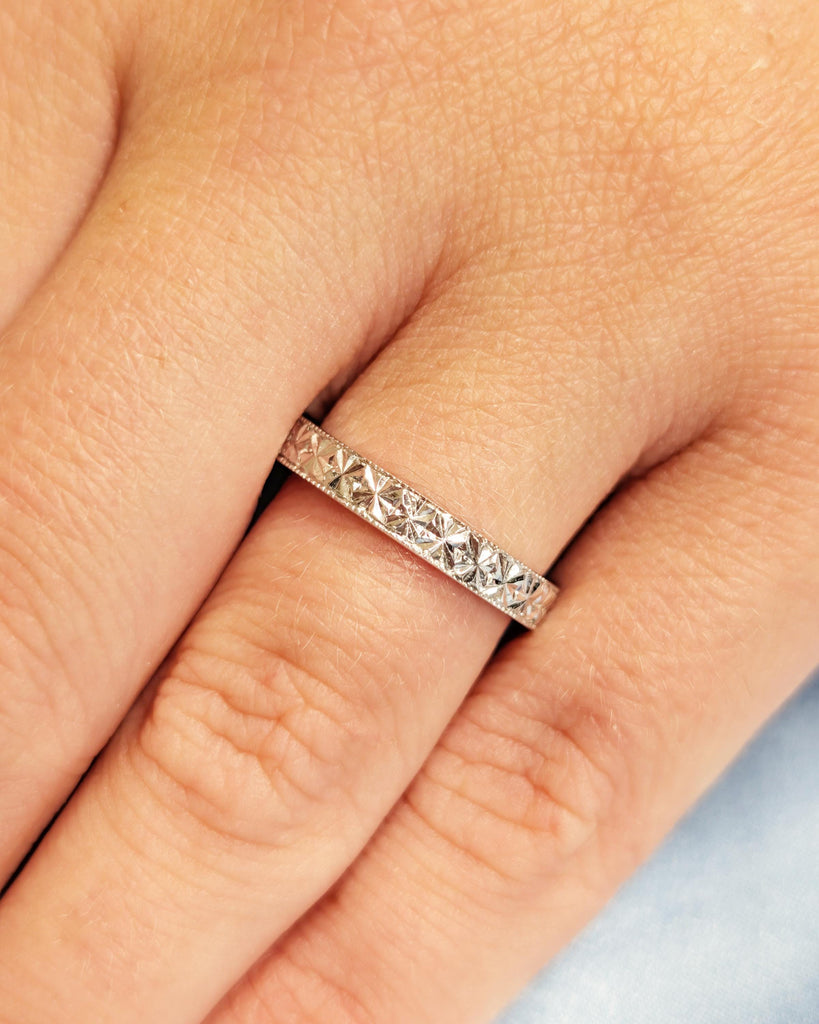 Vintage Engraved Wedding Band 3mm, Solid Gold or Platinum Wedding Ring, Floral Starburst Diamond Pattern, Unique Stacking Ring image #2