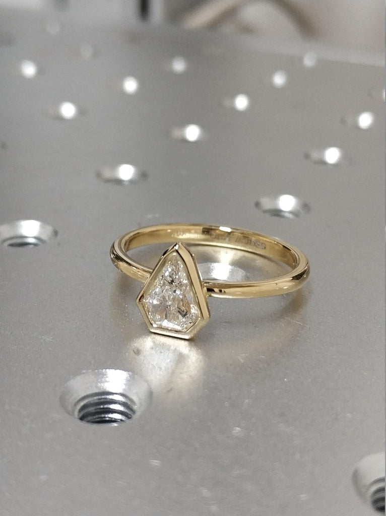 Kite Diamond Ring, Shield Diamond Ring, Diamond Shaped Diamond Ring, Unique Diamond Ring, Vintage Style Diamond Ring Yellow Gold