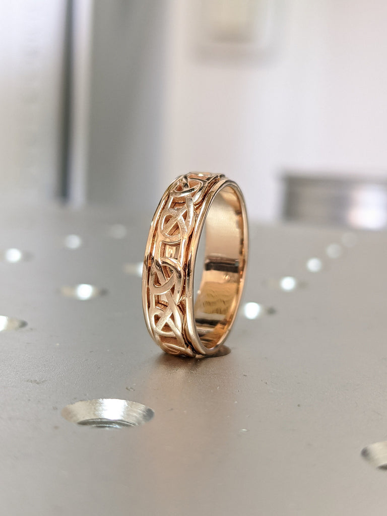 14k Rose gold infinity ring, Celtic Ring - Eternity Ring, 5.5mm, Irish Ring, Endless love, 14K Yellow Gold, Wedding Band