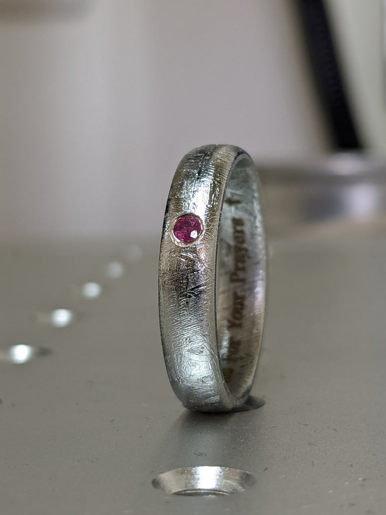 Ruby Meteor Ring 'Root of Happiness' - Meteorite Ring - Meteorite Ring - Meteorite Band - Meteorite Ring - Gibeon Meteorite