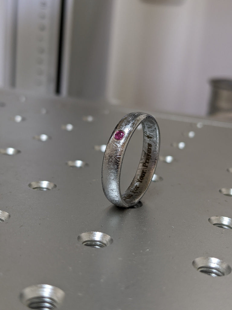 Ruby Meteor Ring 'Root of Happiness' - Meteorite Ring - Meteorite Ring - Meteorite Band - Meteorite Ring - Gibeon Meteorite