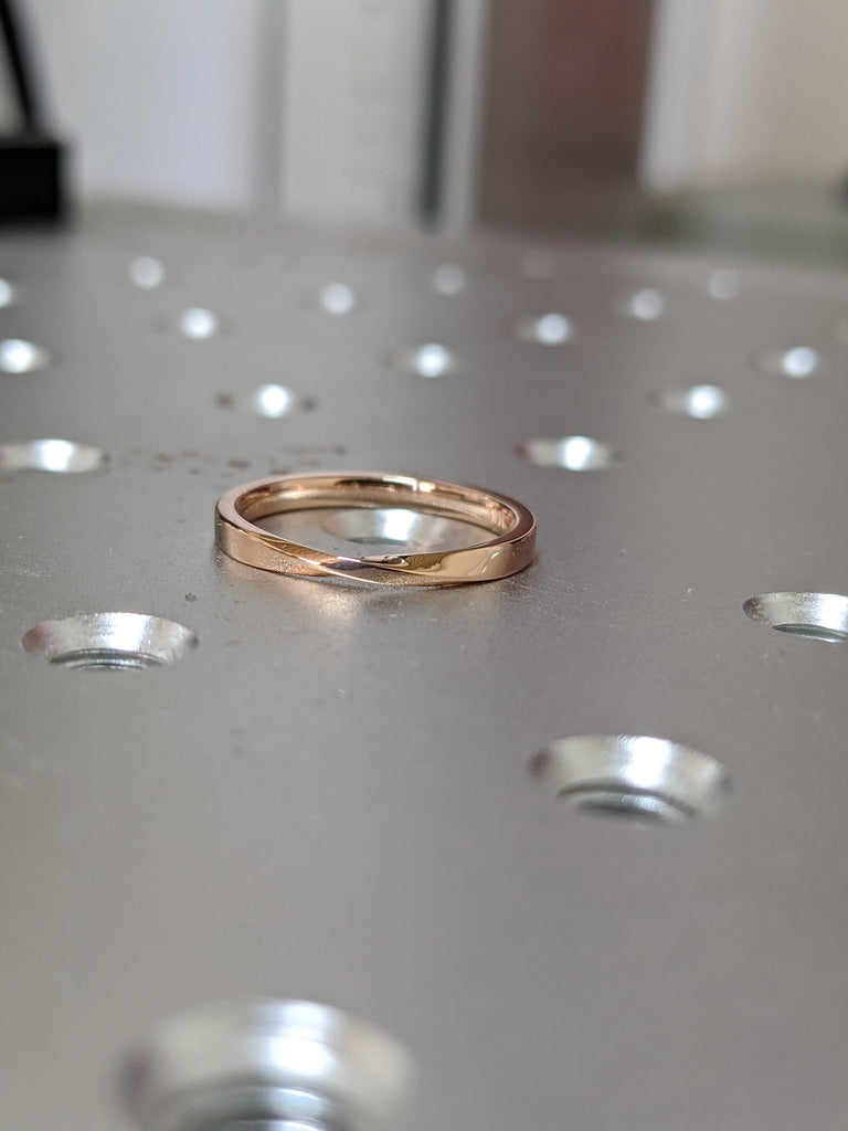 Mobius ring solid 14k 18k gold twist band ring, rose gold, white gold, stackable band ring, wedding band