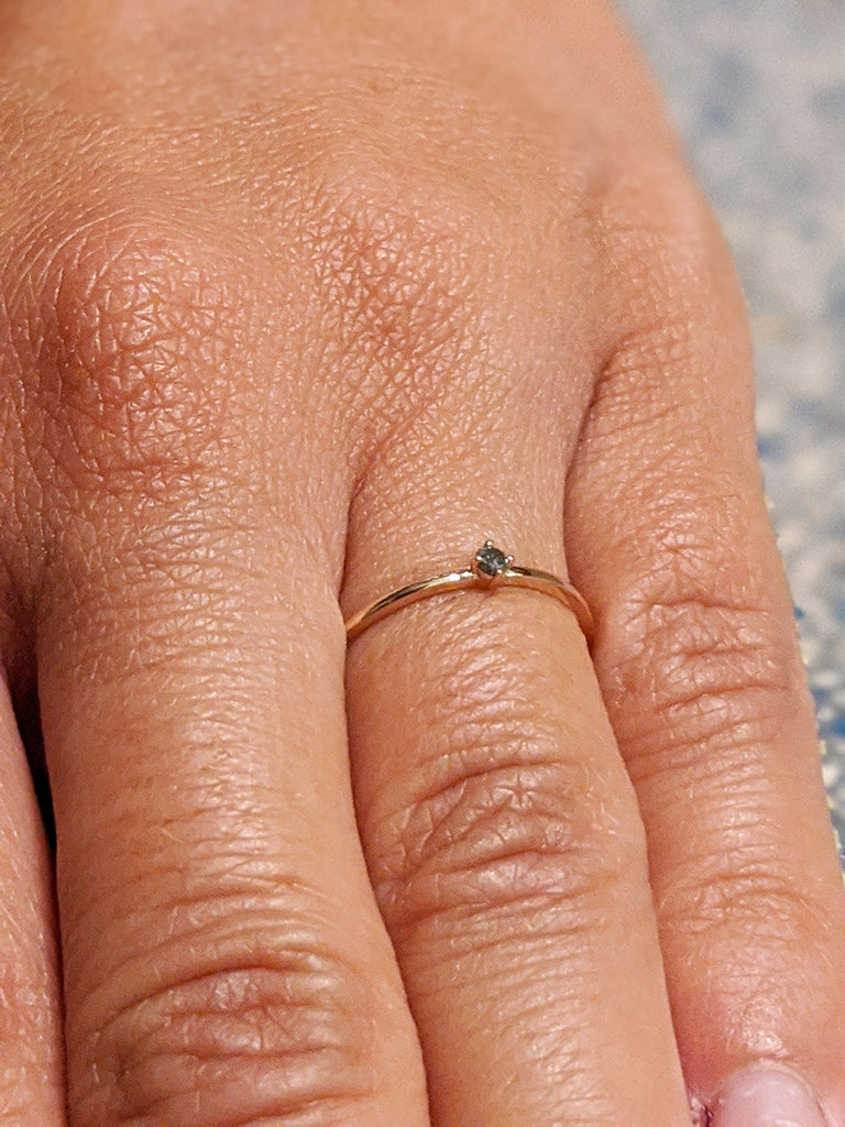 Dainty Salt and Pepper Diamond Ring, Solid 14K 18K Gold Small Engagement Ring Promise Ring Minimalist Rings, Simple Gold Thin Solitaire Ring