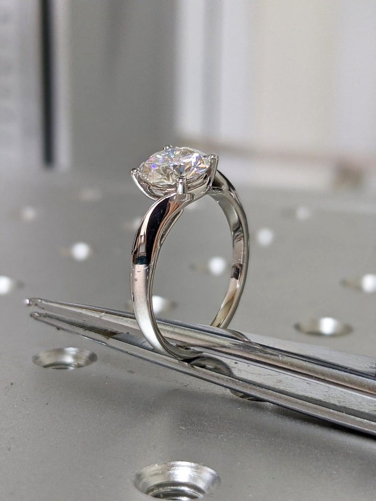 Unique White Gold Split Band Twist Ring, Twisted Band, Prongs Basket Setting, Round Moissanite Ring Moissanite Engagement Ring Nara