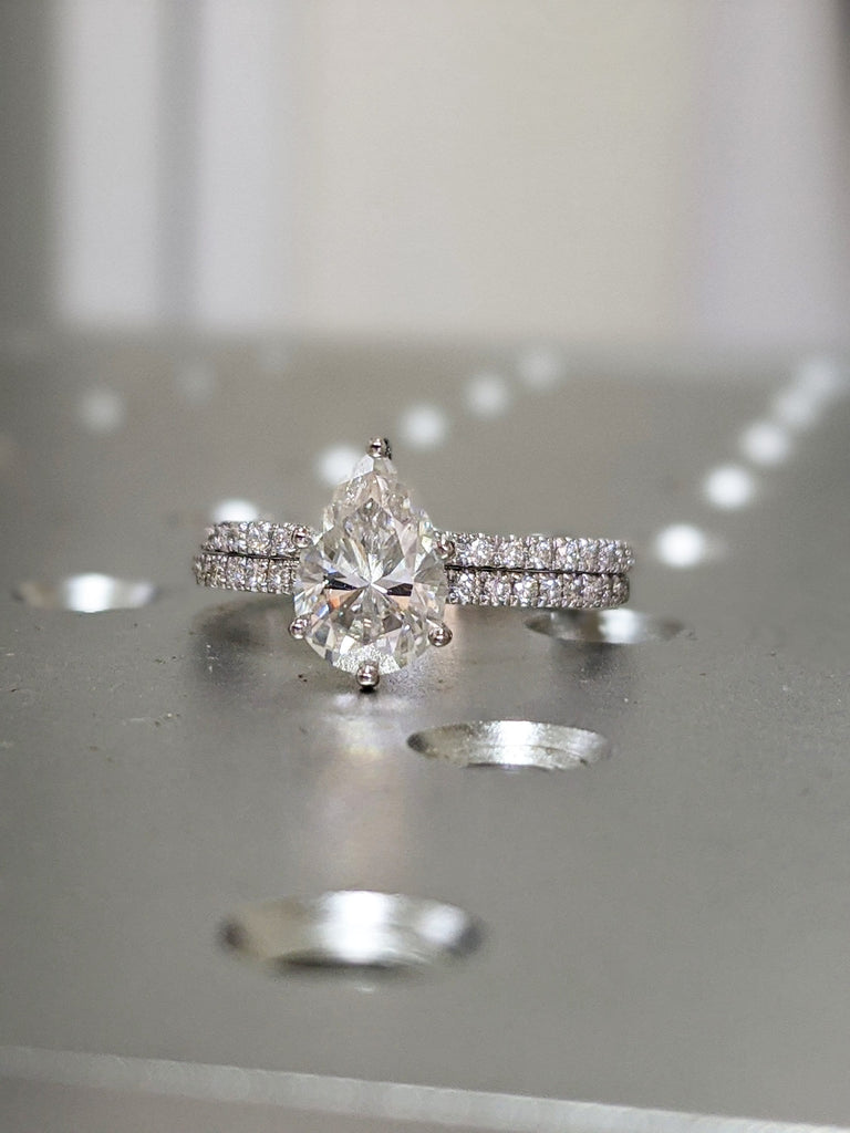 14K Solid Gold Engagement Ring Set 1.25CT Pear Moissanite Diamond Wedding Ring/Moissanite Engagement Ring/Stack Ring/Promise ring/Bridal Set