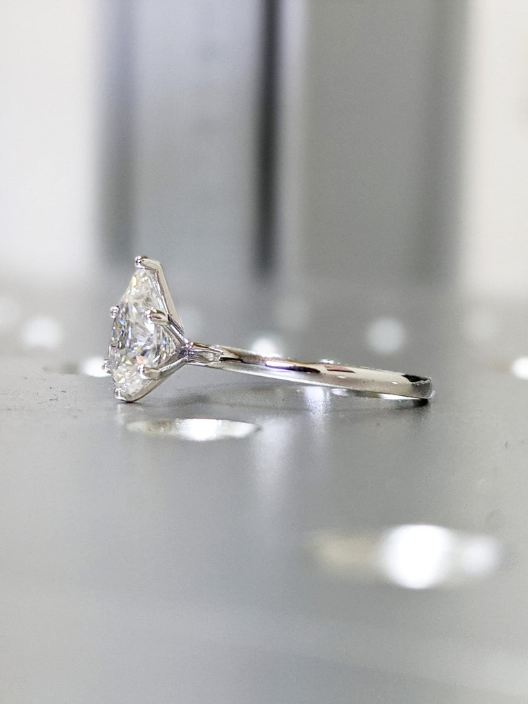 Solitaire Water Drop Shape/ 1.5ct Pear Cut Moissanite/ Engagement Wedding Promise Ring/ 5 Prongs/ Solitaire Antique/ Stackable Ring