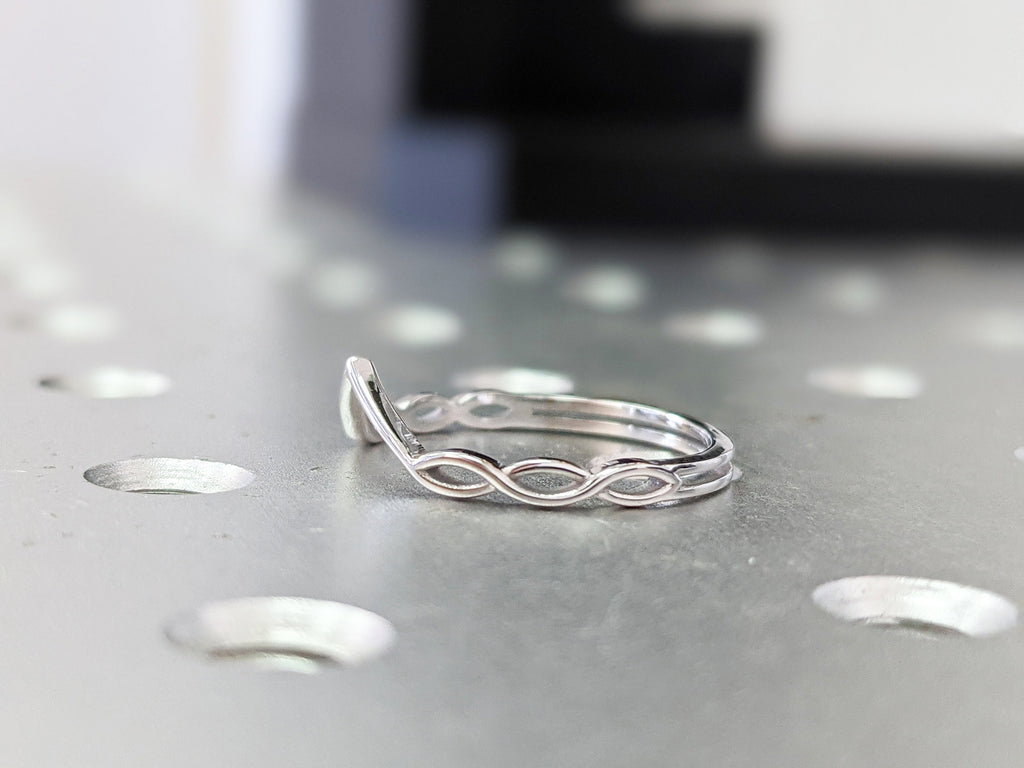 Celtic Wedding band, Art Deco Wedding Band, Womens Wedding Band, Minimalist Ring, Delicate Ring, Unique Wedding Band, Dainty Wedding Band