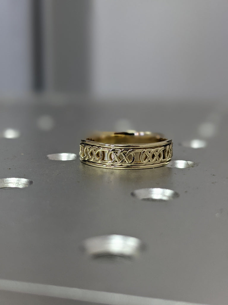 Celtic wedding band, Celtic pattern wedding ring, Celtic knot ring, Unique wedding ring Small wedding band Celtic band,14k solid Yellow gold