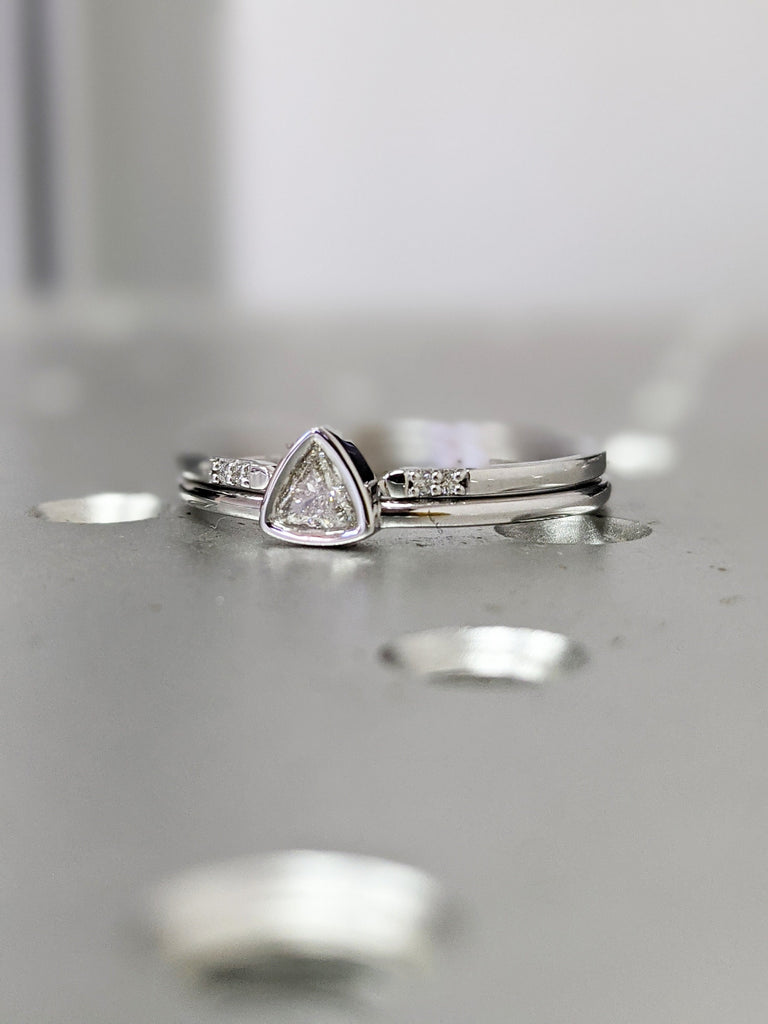 Trillion Diamond Ring Set, Modern Wedding Ring Set, Wedding Band Set, Triangle Ring, Minimalist Engagement Ring, Diamond Wedding Band