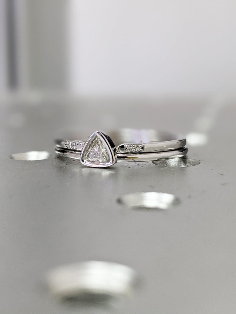 Trillion Moissanite Ring Set, Modern Wedding Ring Set, Wedding Band Set, Triangle Ring, Minimalist Engagement Ring, Moissanite Wedding Band