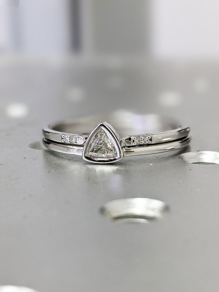 Trillion Diamond Ring Set, Modern Wedding Ring Set, Wedding Band Set, Triangle Ring, Minimalist Engagement Ring, Diamond Wedding Band