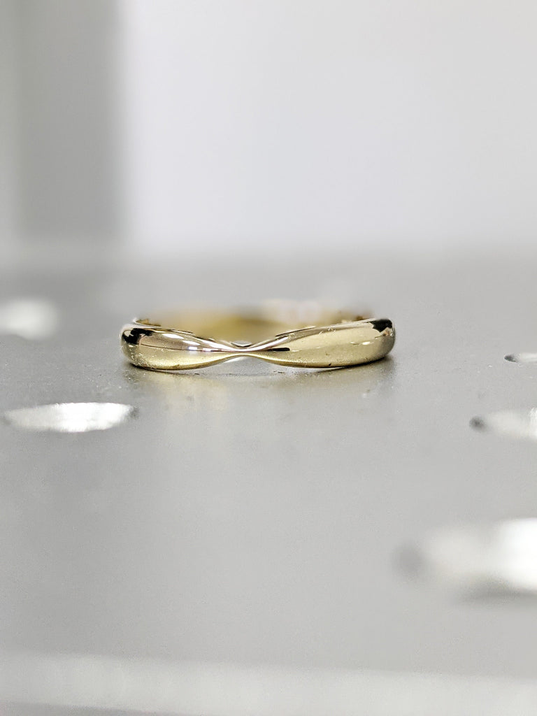 Bow Tie Shaped Gold Wedding Band, 14k White/Yellow/Rose Gold, Pinched Gold Band, Pinched Center, Tapered Wedding Ring, Gold Ring