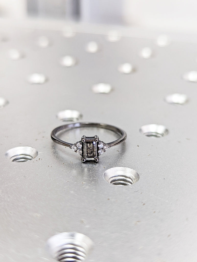 Vintage salt and pepper diamond engagement ring black gold engagement ring diamond cluster ring wedding Bridal Anniversary Baguette Cut