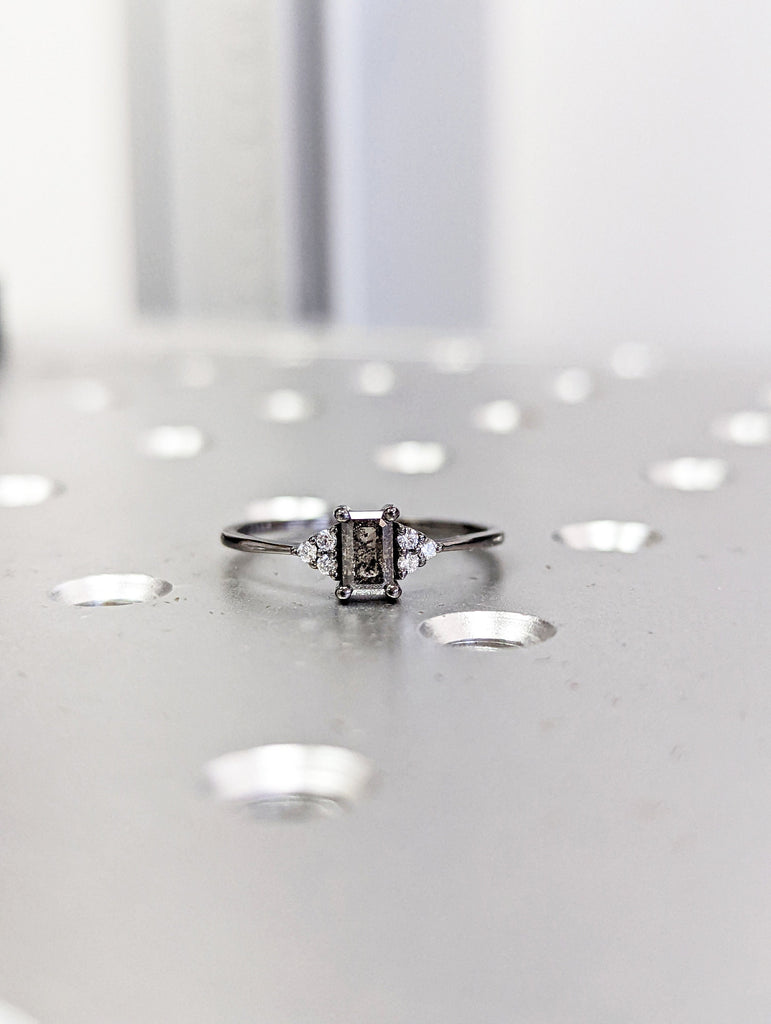 Vintage salt and pepper diamond engagement ring black gold engagement ring diamond cluster ring wedding Bridal Anniversary Baguette Cut