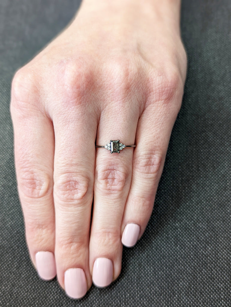 Vintage salt and pepper diamond engagement ring black gold engagement ring diamond cluster ring wedding Bridal Anniversary Baguette Cut