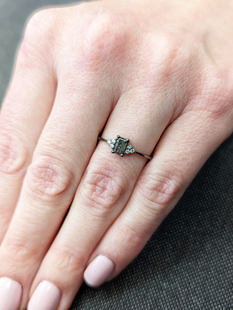 Vintage salt and pepper diamond engagement ring black gold engagement ring diamond cluster ring wedding Bridal Anniversary Baguette Cut