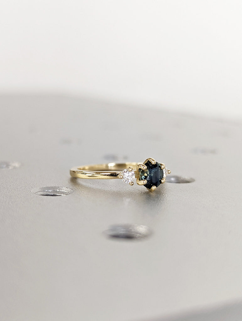 Peacock Sapphire Promise Ring Gold, Round Cut Engagement Dainty Sapphire Ring, Art Deco Ring,Green Gemstone Statement Ring,Anniversary Gift