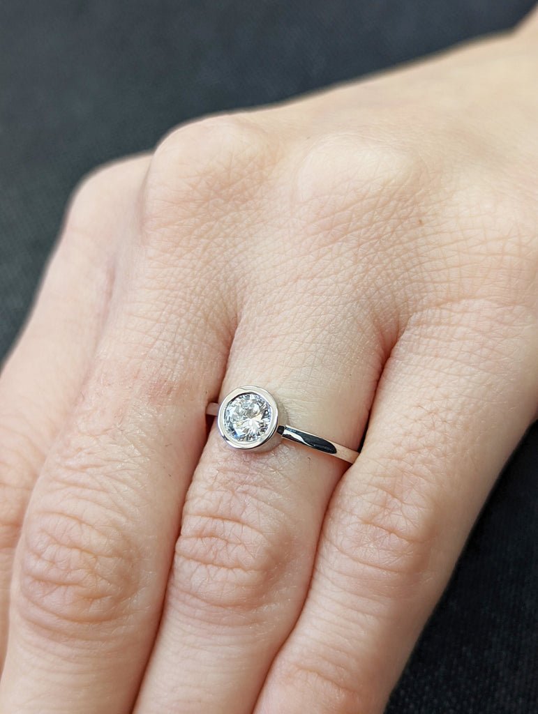 Bezel Setting, Round Cut 5 mm Moissanite Engagement Ring, 0.5 ct. Round Bezel Engagement Ring, Solitaire Engagement Ring, Bezel Ring