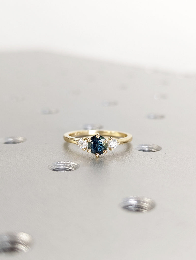 Peacock Sapphire Promise Ring Gold, Round Cut Engagement Dainty Sapphire Ring, Art Deco Ring,Green Gemstone Statement Ring,Anniversary Gift