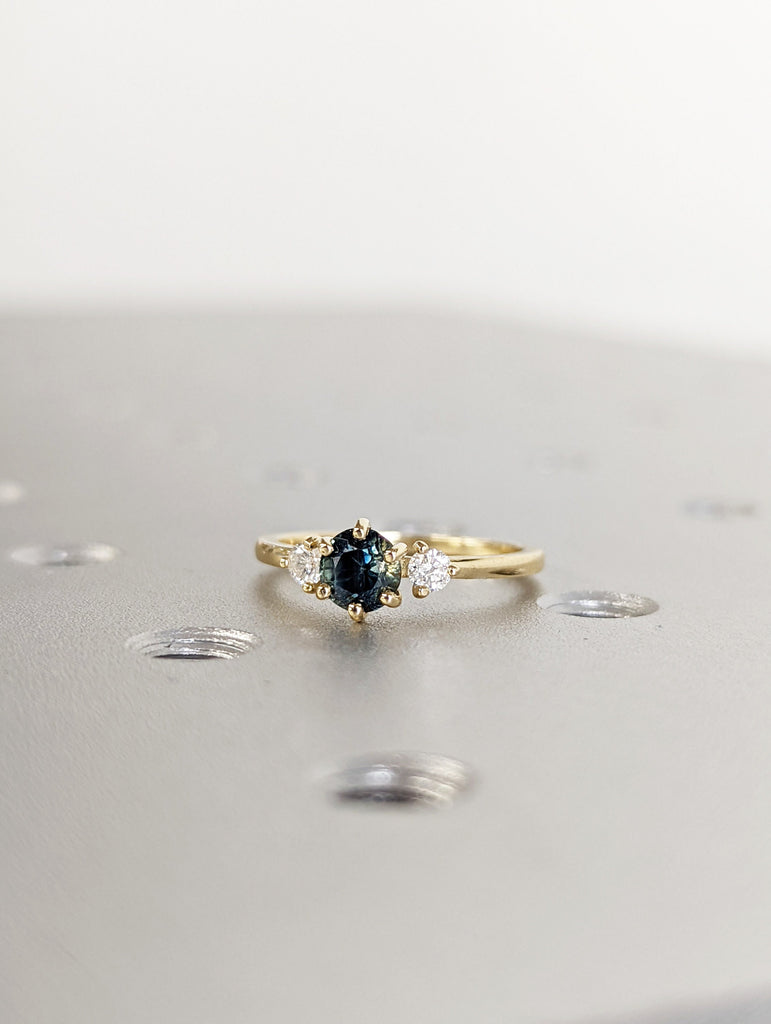 Peacock Sapphire Promise Ring Gold, Round Cut Engagement Dainty Sapphire Ring, Art Deco Ring,Green Gemstone Statement Ring,Anniversary Gift