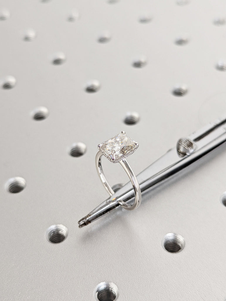 2.5Ct Radiant Cut Wedding Ring in White Gold , Crushed Ice Radiant Bridal Ring, Moissanite Radiant Cut Bridal Ring, Moissanite bridal Ring.
