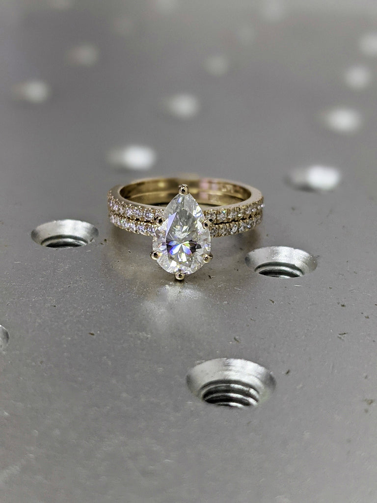 14K Solid Gold Engagement Ring Set 2.5CT Pear Moissanite Wedding Ring/Moissanite Engagement Ring/Stack Ring/Promise ring/Bridal Set