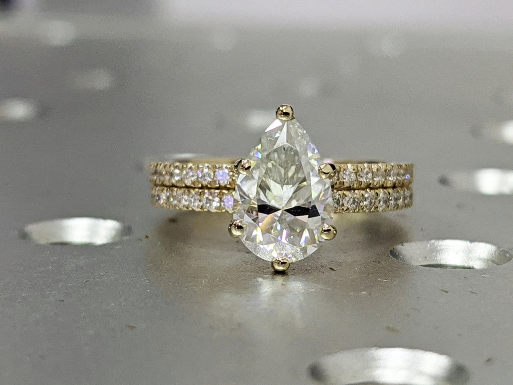 14K Solid Gold Engagement Ring Set 2.5CT Pear Moissanite Wedding Ring/Moissanite Engagement Ring/Stack Ring/Promise ring/Bridal Set